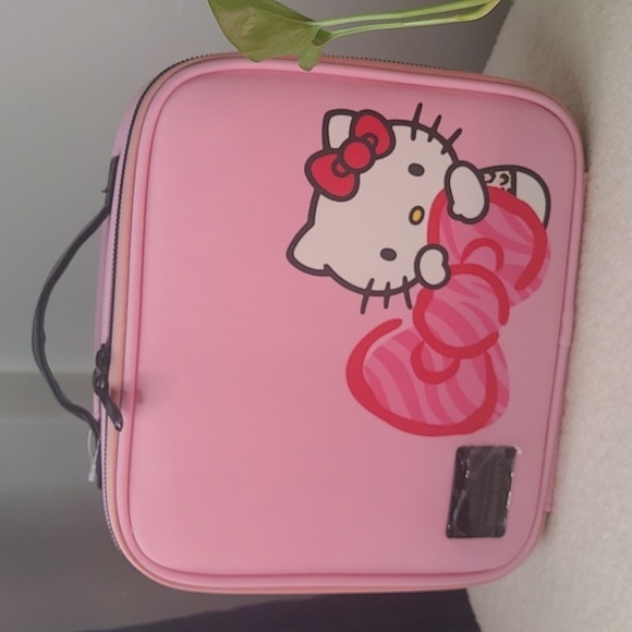 Hello Kitty cosmetic Bag - Picture 12 of 12